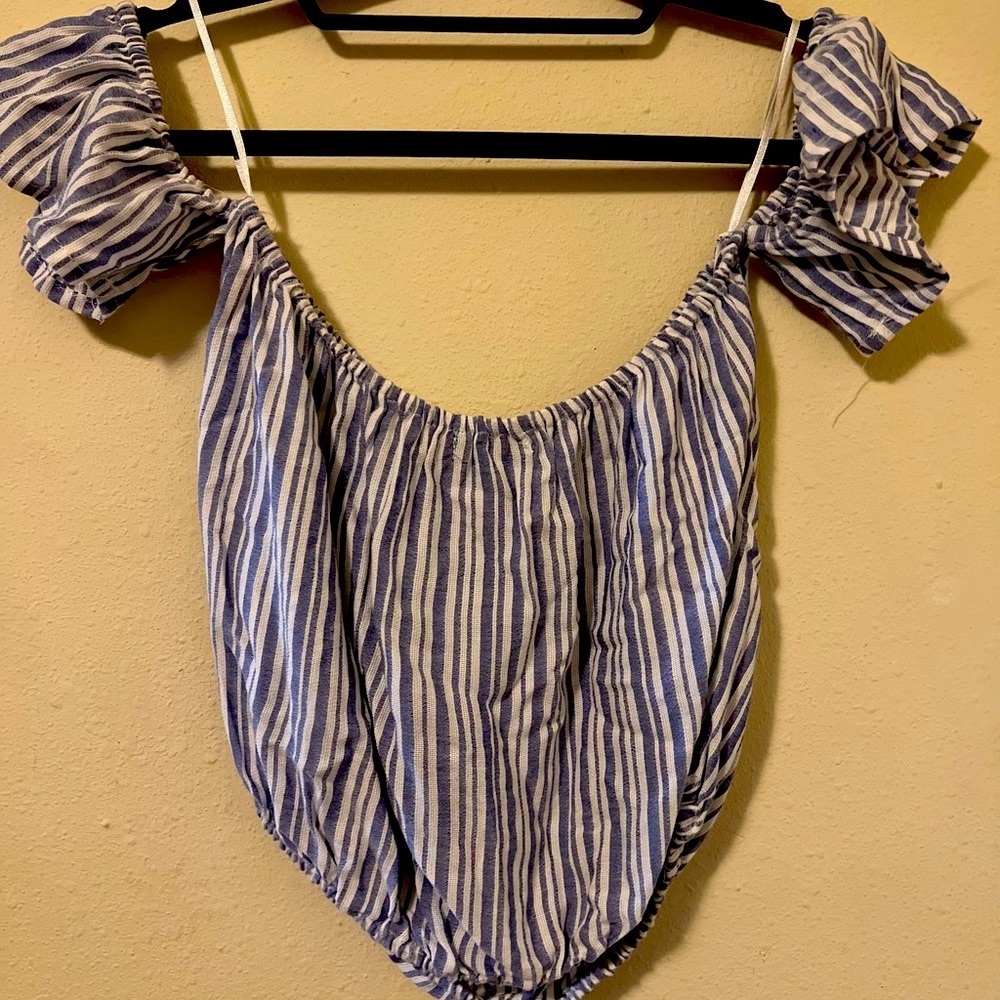 Dainty Hooligan Boutique crop top